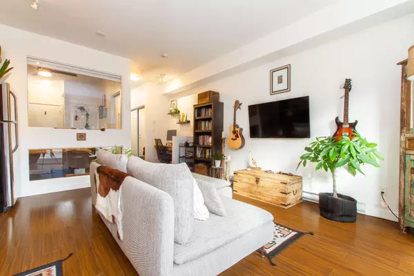 Squamish, BC V8B 0S8,37841 Cleveland AVE #204