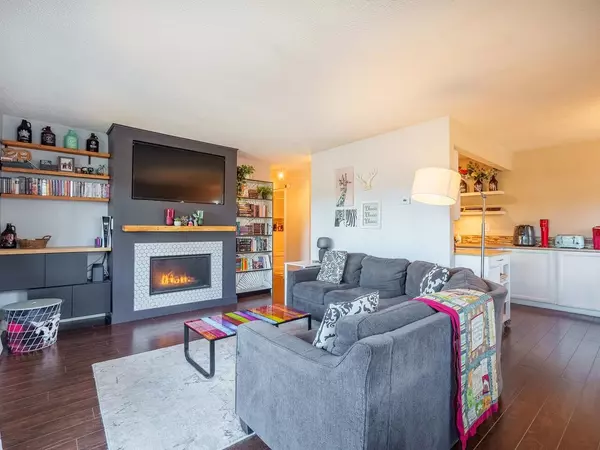 New Westminster, BC V3L 3N8,338 Ward ST #304