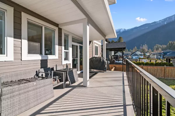 Rosedale, BC V0X 1X1,52706 Stonewood PL