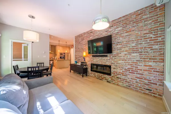 New Westminster, BC V3M 0J6,262 Salter ST #111