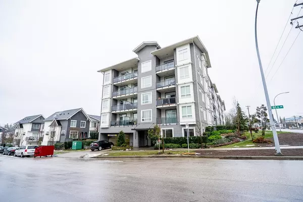 Surrey, BC V3W 3E2,13628 81a AVE #308