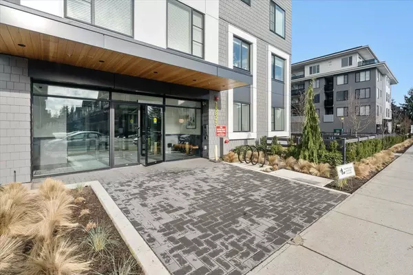 Surrey, BC V4N 6W9,15825 85 AVE #403