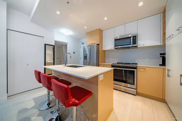 Surrey, BC V3T 0M7,10581 140 ST #414