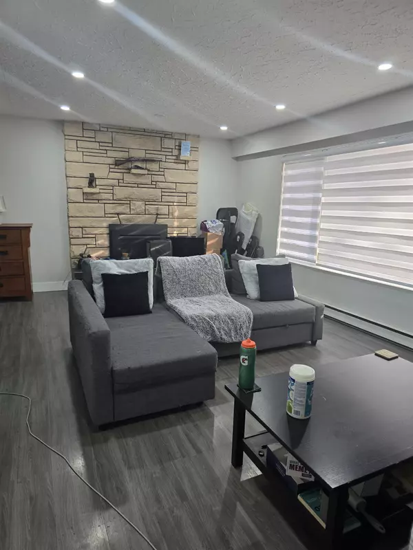 Langley, BC V3A 2S4,19891 37 AVE