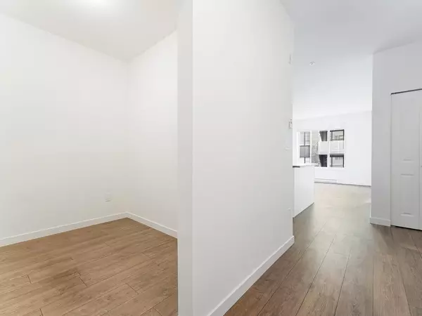 Surrey, BC V4N 6W9,15825 85 AVE #209