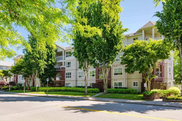 Surrey, BC V3W 3P3,8068 120a ST #431