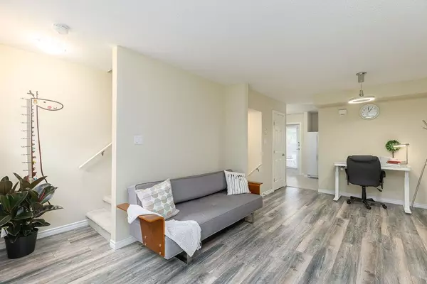 Surrey, BC V3R 2W1,14855 100 AVE #2