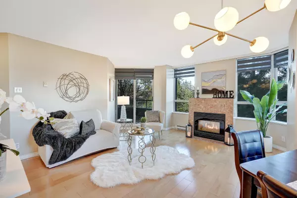 Surrey, BC V3R 0S3,10082 148 ST #305