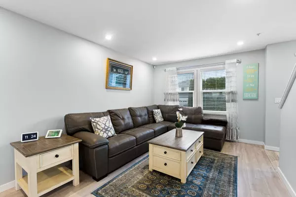 Port Coquitlam, BC V3B 8C7,1260 Riverside DR #26