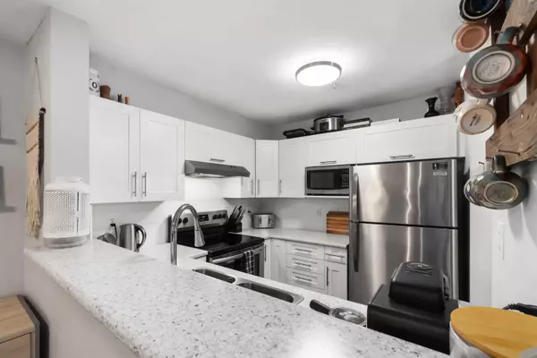 Port Coquitlam, BC V3C 6G6,2429 Hawthorne AVE #107