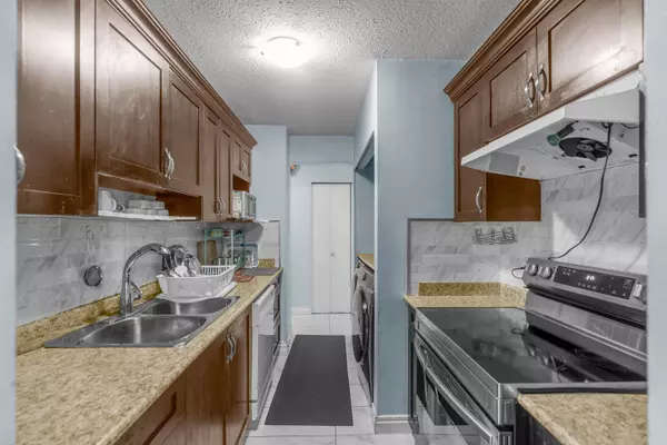 Surrey, BC V3V 5N4,9400 128 ST #20