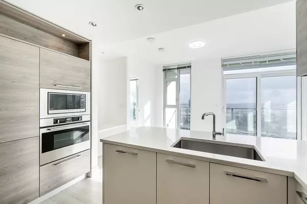 Burnaby, BC V3N 0G9,7388 Kingsway #1710