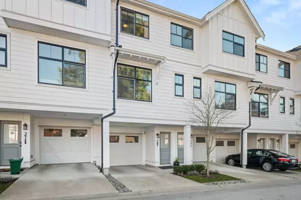 Surrey, BC V4P 0G6,3339 148 ST #28