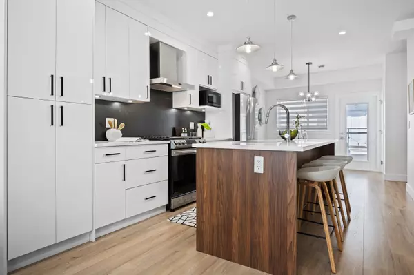 Surrey, BC V4N 2E4,9652 162a ST #5