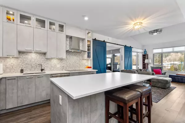 Port Moody, BC V3H 5M9,100 Capilano RD #405