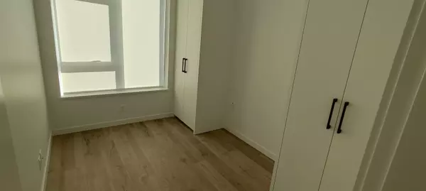 Surrey, BC V3T 0S6,13428 105 AVE #203