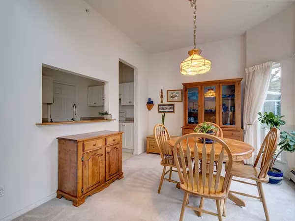 Sechelt, BC V7Z 0K3,5740 Marine WAY #4