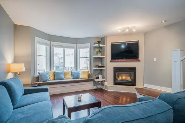 Surrey, BC V3R 0Z8,15450 101a AVE #49