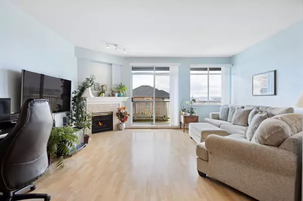 Port Coquitlam, BC V3C 6E8,2615 Fortress DR #72