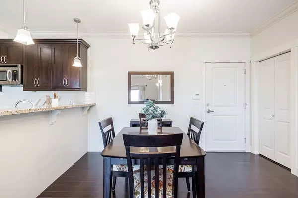 Surrey, BC V4A 1V3,15368 17a AVE #404