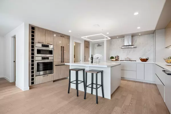 1526 Finlay ST #810,  White Rock,  BC V4B 4L9
