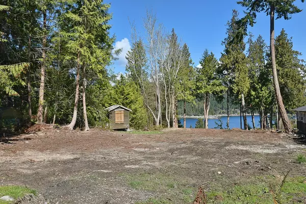 Halfmoon Bay, BC V7Z 1A1,7735 Redrooffs RD