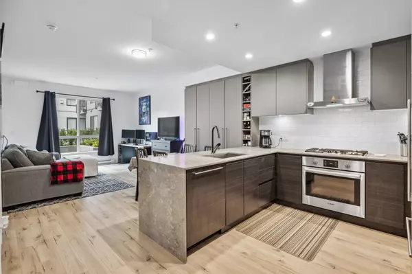 Port Moody, BC V3H 0L9,3131 Murray ST #225