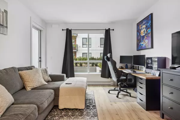 Port Moody, BC V3H 0L9,3131 Murray ST #225