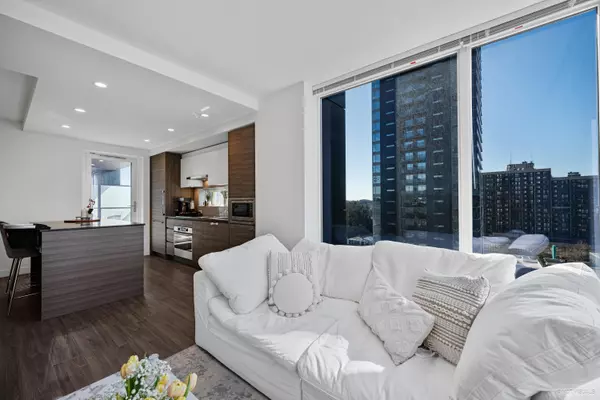 Surrey, BC V3T 0P8,13655 Fraser HWY #904