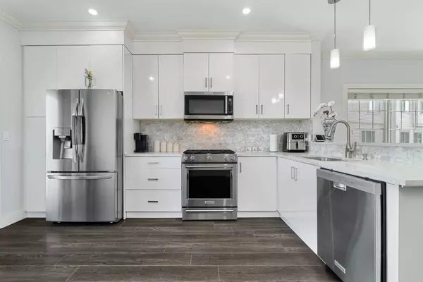 Surrey, BC V3S 6X5,19097 64 AVE #35