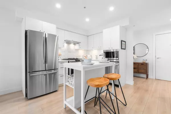 North Vancouver, BC V7J 1G6,1519 Crown ST #203