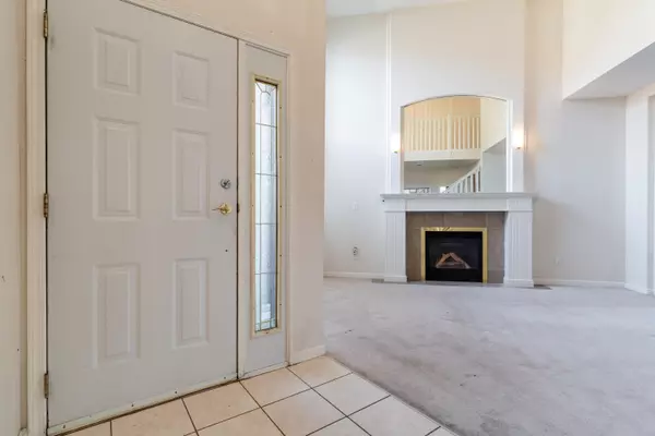 Coquitlam, BC V3E 3G2,1868 Hampton GN