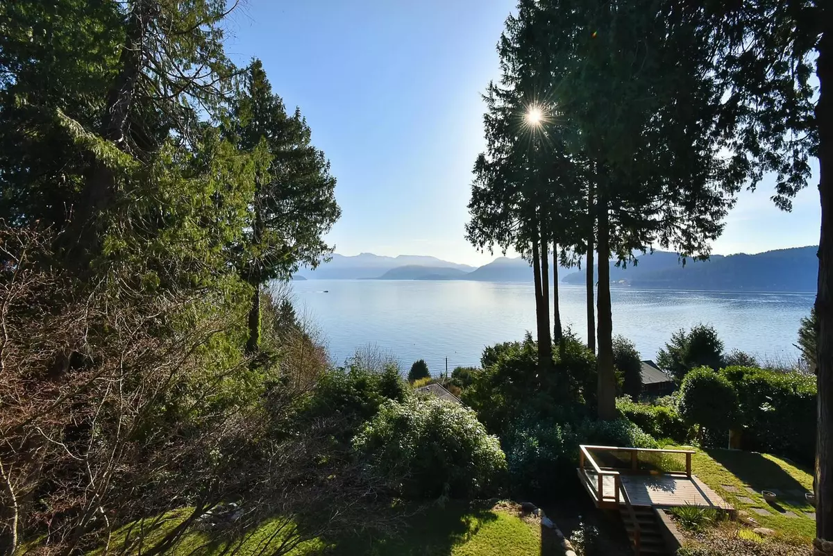 Gibsons, BC V0N 1V1,1154 Marine DR