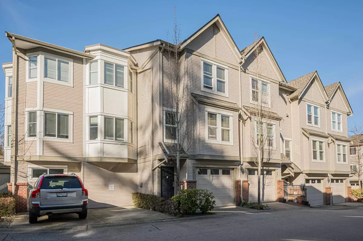 Surrey, BC V3R 0Z8,15450 101a AVE #27