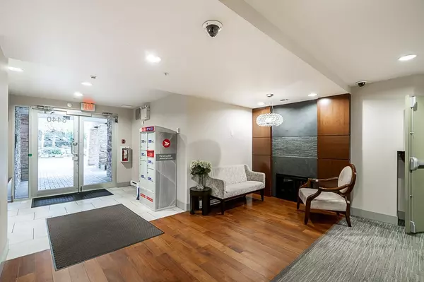 Surrey, BC V4N 6J7,6440 194 ST #408