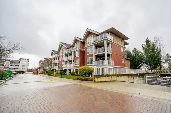 Surrey, BC V4N 6J7,6440 194 ST #408