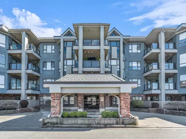 15241 18 AVE #101,  Surrey,  BC V4A 1W9