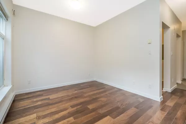 Surrey, BC V3T 0G2,13728 108 AVE #114