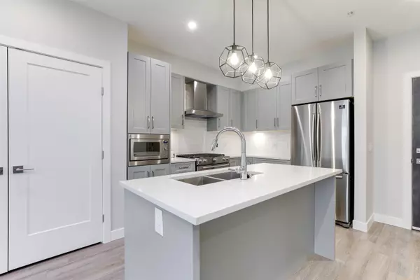 Surrey, BC V3Z 1H3,15436 31 AVE #101