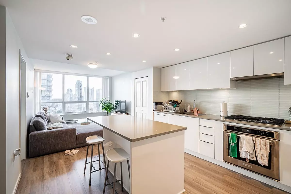 Burnaby, BC V5H 0G8,6638 Dunblane AVE #2702