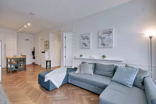 Surrey, BC V3R 0E8,14968 101a AVE #118