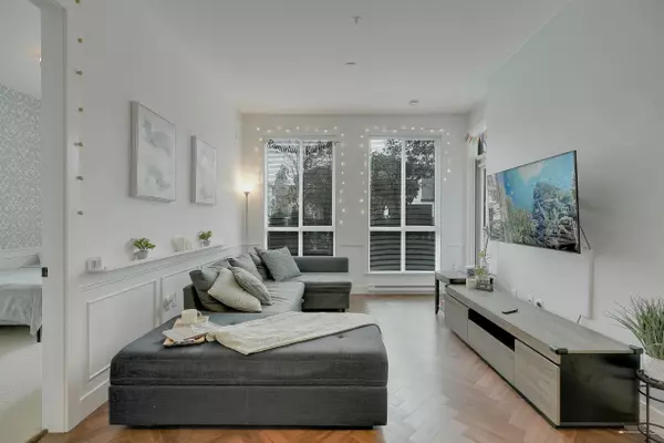 Surrey, BC V3R 0E8,14968 101a AVE #118