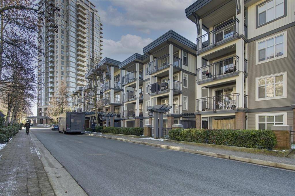 4868 Brentwood DR #215,  Burnaby,  BC V5C 0C2
