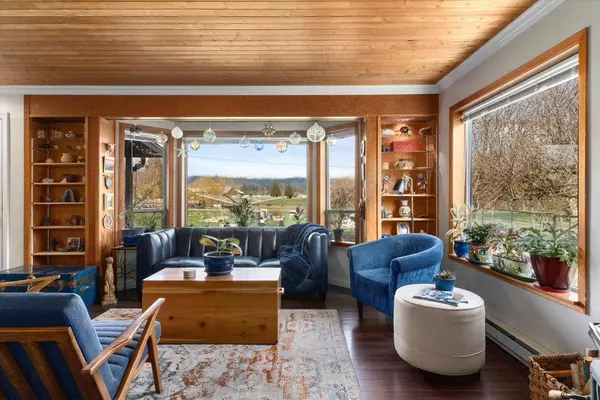 Rosedale, BC V0X 1X2,51850 Old Yale RD