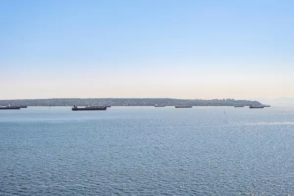 West Vancouver, BC V7V 1A5,2135 Argyle AVE #1005