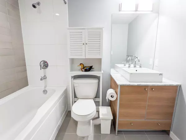 Surrey, BC V3T 0G5,13688 100 AVE #2502