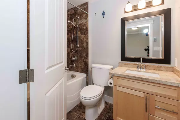 Gibsons, BC V0N 1V8,518 Shaw RD #106