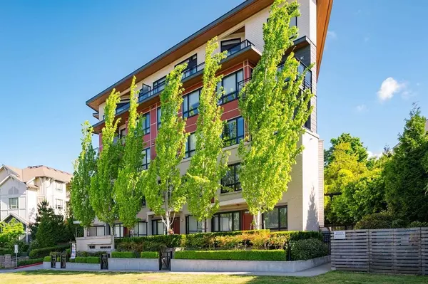 Surrey, BC V3T 4E6,13931 Fraser HWY #105