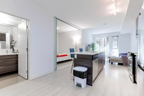 Surrey, BC V3T 4E6,13931 Fraser HWY #105