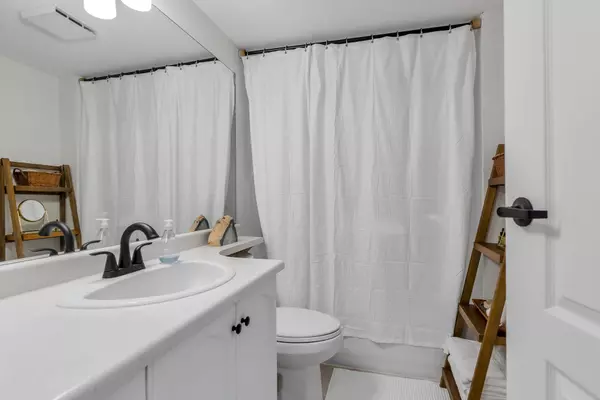 Chilliwack, BC V2R 3C1,7415 Shaw AVE #303